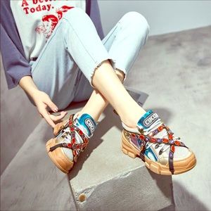 Women’s fashion sneakers